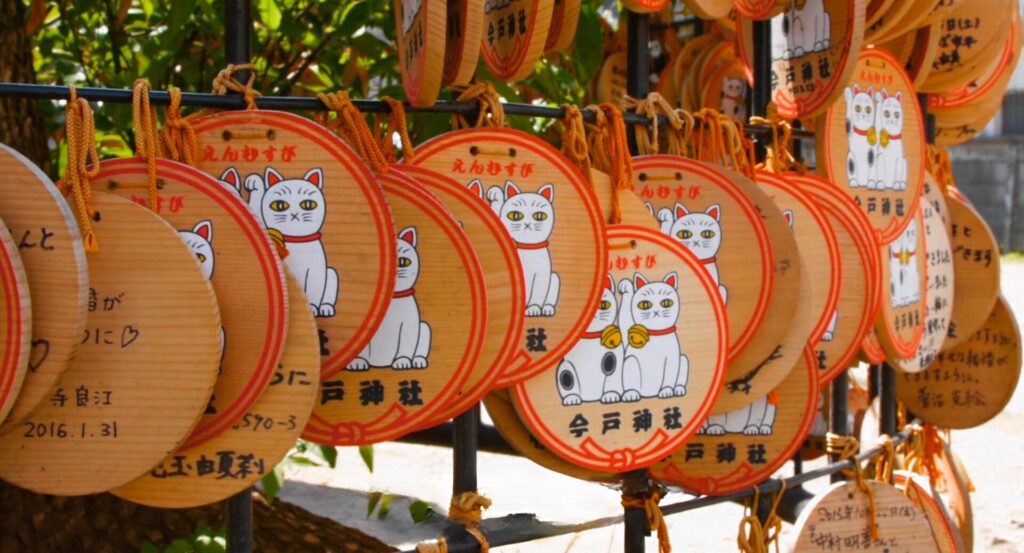 Japanese lucky cat charms