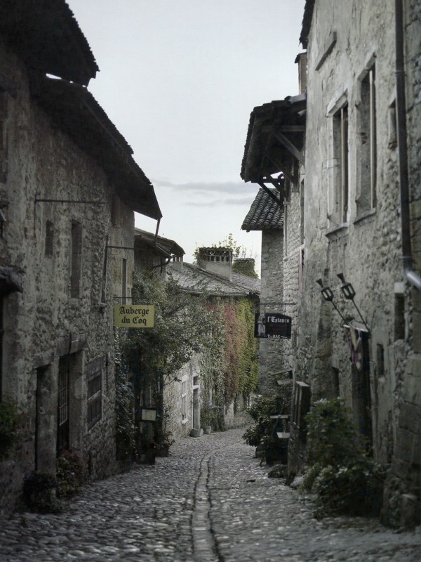 pérouges auberge du coq